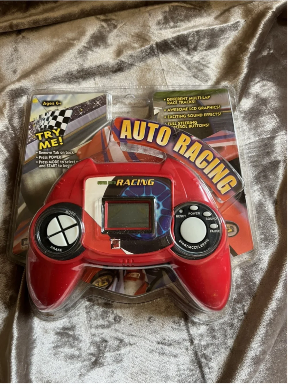 SEALED - 2002 MGA Entertainment Red Auto Racing Game Handheld Electronic It/680